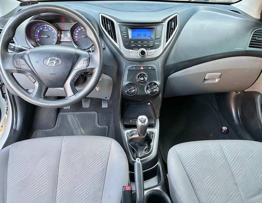 HYUNDAI HB20S 1.6 COMFORT PLUS 16V FLEX 4P MANUAL HYUNDAI HB20S 1.6 COMFORT PLUS 16V FLEX 4P MANUAL